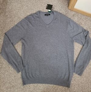 NWT Dstrct & Row Stitch Fix Gray V Neck Sweater